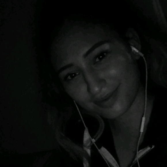 Meet your Posher, Karyme - Picture 1 of 1